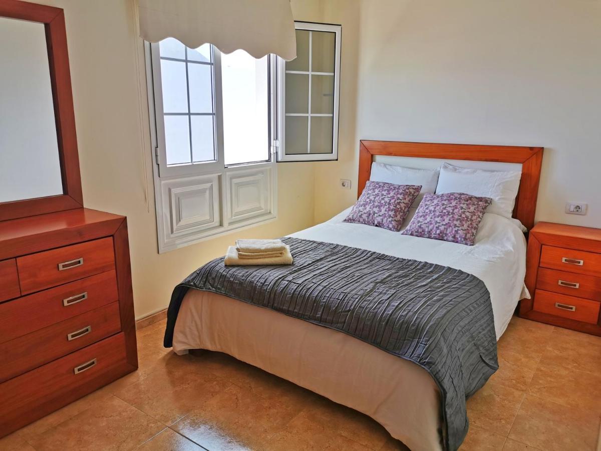 Apartamentos Brito Orzola Exteriör bild